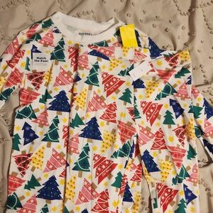 Old Navy Unisex Festive Pajama Top